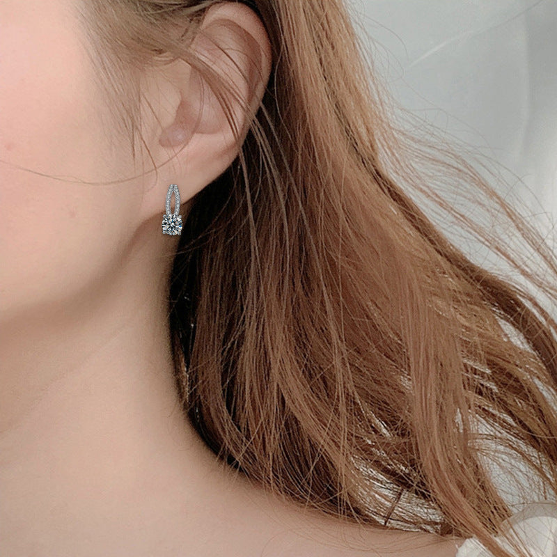Moissanite earring, 925 pure silver, high-end simple and elegant style, four-claw earring, unique design sense