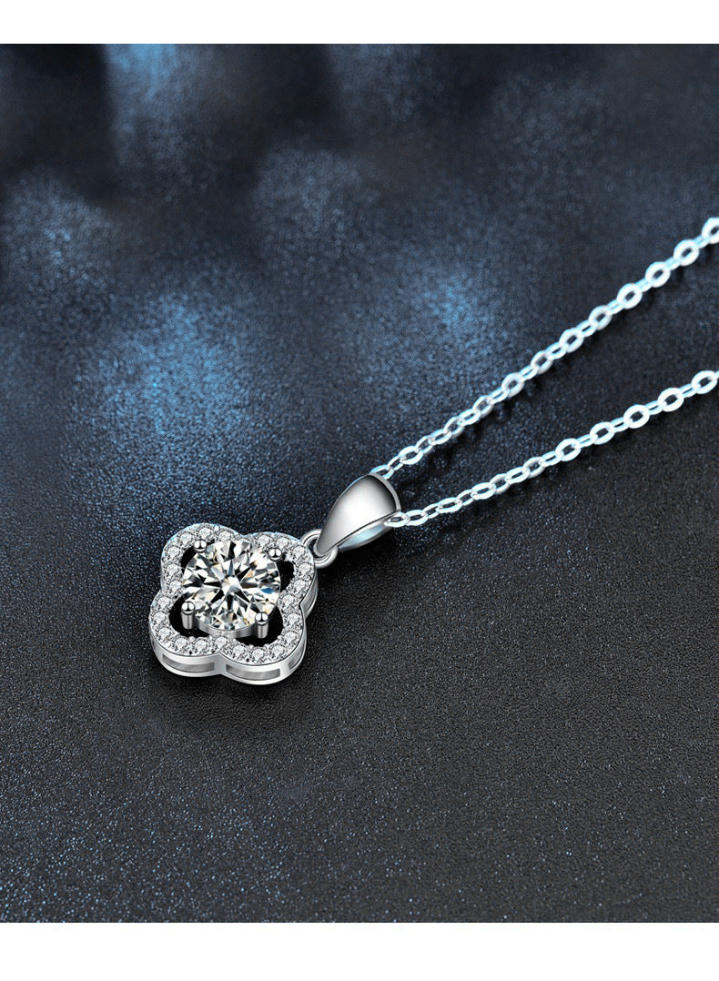 S925 Sterling Silver High-End Four-Leaf Clover Moissanite Necklace Fashionable and Elegant Xiaohongshu Style Clavicle Chain