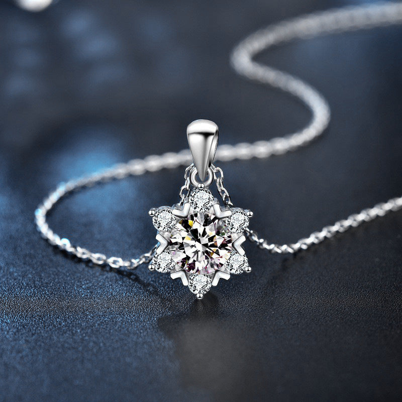 Best-selling 925 pure silver moissanite snowflake necklace, color-fast female pendant, luxury and exclusive high-end collar necklace