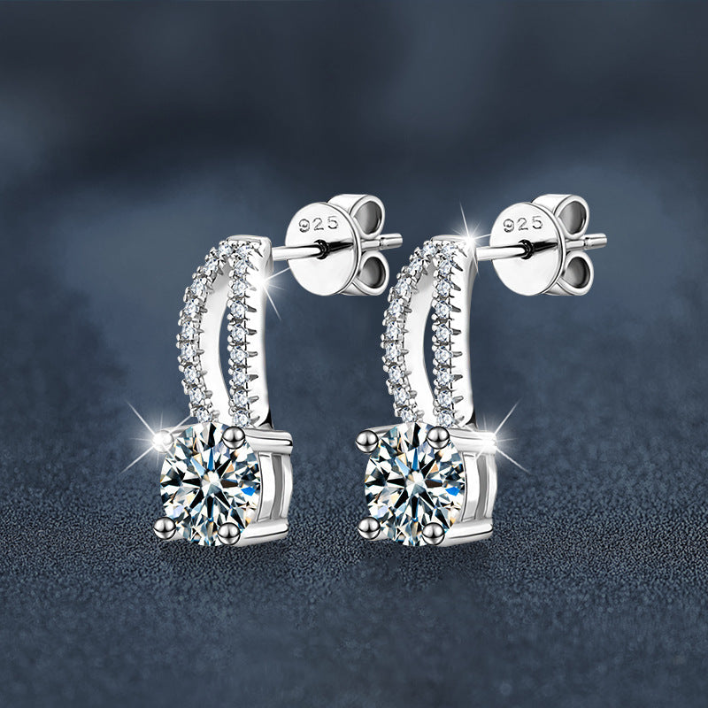 Moissanite earring, 925 pure silver, high-end simple and elegant style, four-claw earring, unique design sense