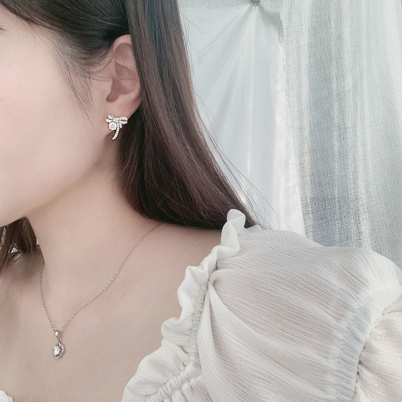 Original jewelry earrings, Korean simple and delicate earring pins, girls' 925 silver needle, elegant moissanite bow earring accessories
