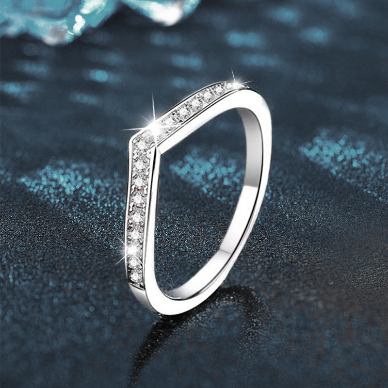 925 Silver V-shaped Ring for Women, Unique High-end Lightweight Luxury Moissanite Ring with Diamond Set