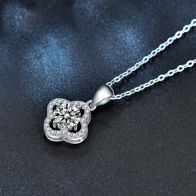 S925 Sterling Silver High-End Four-Leaf Clover Moissanite Necklace Fashionable and Elegant Xiaohongshu Style Clavicle Chain