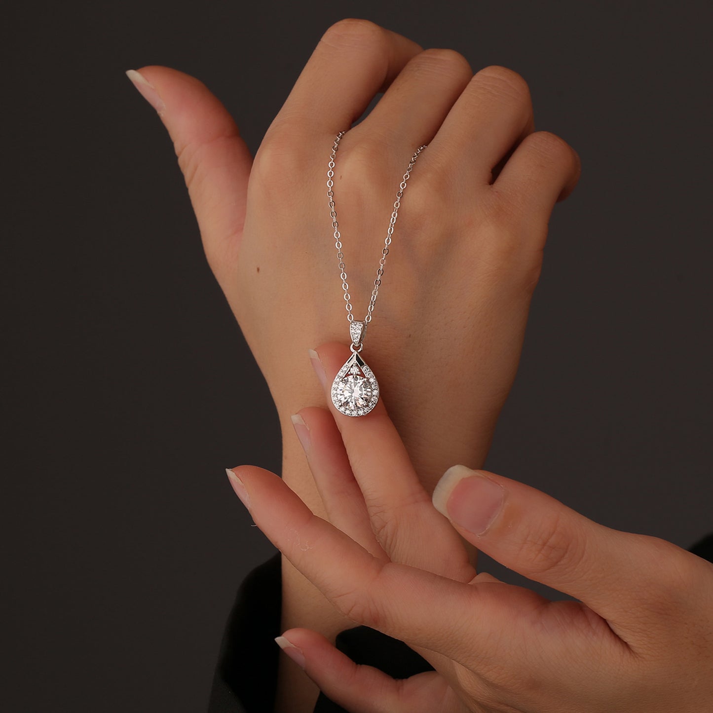 Moissanite 925 Sterling Silver Necklace Jewelry for Women, Versatile High-end Drip Pendant Mother's Day Gift Cross-border New Product