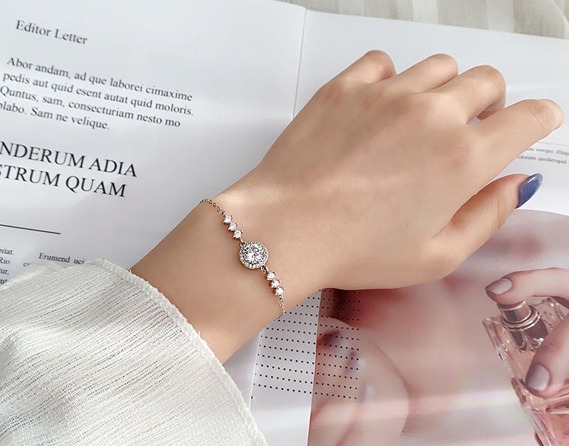 Minimalist Moissanite Bracelet for Women, Ins Style, Starry Sky, Round Package, Elegant and Simple Hand Jewelry, Student Best Friend Birthday Gift