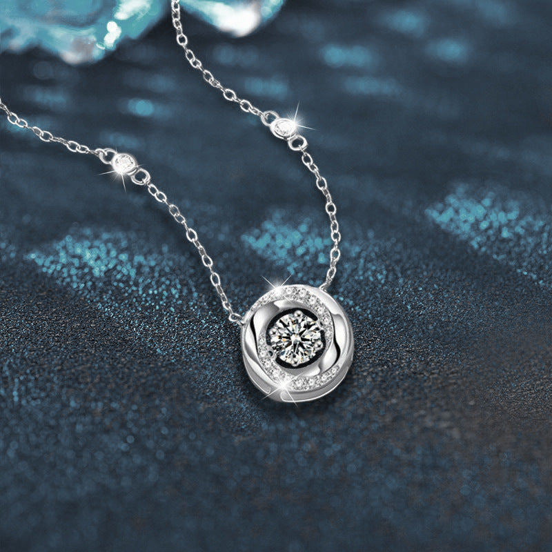 Moissanite necklace S925 pure silver Möbius high-end delicate collar chain for women, fashionable and elegant neck chain