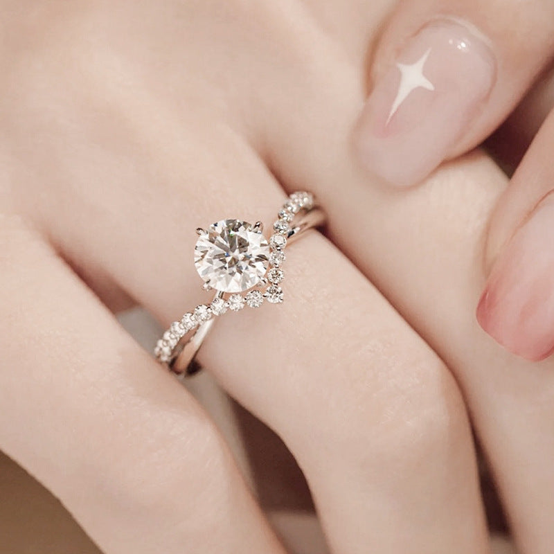 925 Silver Twisted Arm Four Claw Ring, Women's Unique High-End Simple Anti-Tarnish Moissanite Closed Ring Jewelry Item