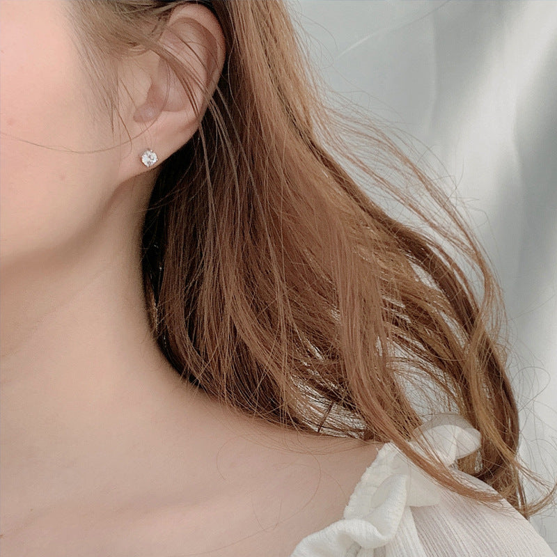 Moissanite 925 Sterling Silver Earrings Silver Needle Wholesale Design-conscious Student Earrings Stylish Round Earrings Accessories